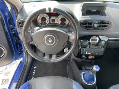 Renault Clio 2011 - 8750 EUR, 227156 km - AUTO.MOTO.pt - 227156km - foto 10 de 13