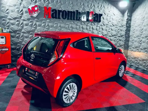 Toyota Aygo 2019 - 10750 EUR, 126299 km - AUTO.MOTO.pt - 126299km - foto 4 de 35