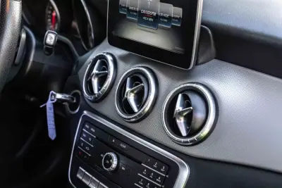 Mercedes-Benz CLA 180 2019 - 22990 EUR, 188150 km - AUTO.MOTO.pt - 188150km - foto 34 de 35