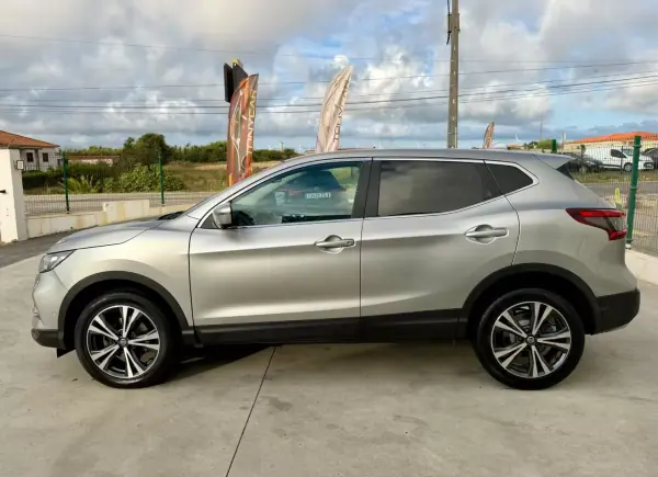 Nissan Qashqai 2018 - 18990 EUR, 111000 km - AUTO.MOTO.pt - 111000km - foto 13 de 39