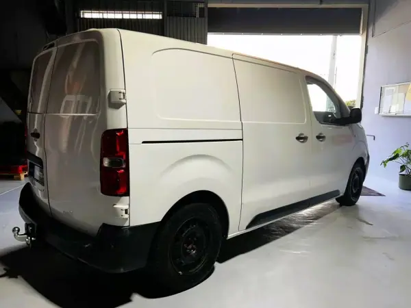 Opel Vivaro 2021 - 17000 EUR, 188500 km - AUTO.MOTO.pt - 188500km - foto 5 de 30