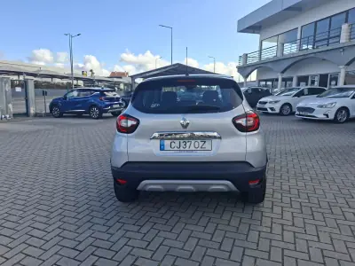 Renault Captur 2018 - 13500 EUR, 113500 km - AUTO.MOTO.pt - 113500km - foto 7 de 29