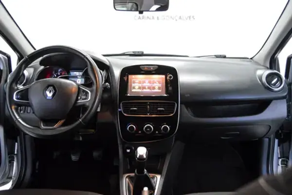 Renault Clio 2016 - 13550 EUR, 109000 km - AUTO.MOTO.pt - 109000km - foto 6 de 13
