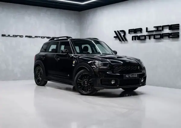 MINI Cooper S Cooper S E All4 Aut. 2018 Híbrido Plug-In — 120 000 km MINI Cooper S 2018