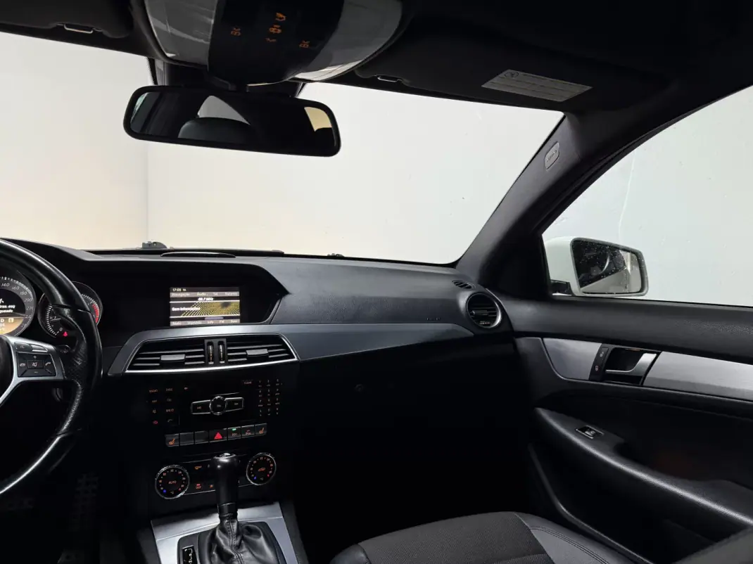 Mercedes-Benz C 250 2011 - 18500 EUR, 193000 km - AUTO.MOTO.pt - 193000km - foto 16 de 22