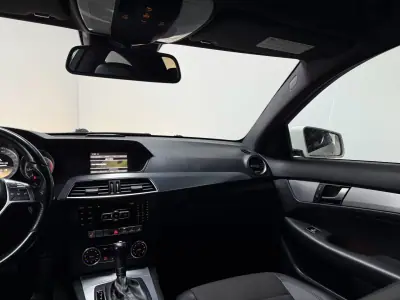 Mercedes-Benz C 250 2011 - 18500 EUR, 193000 km - AUTO.MOTO.pt - 193000km - foto 16 de 22