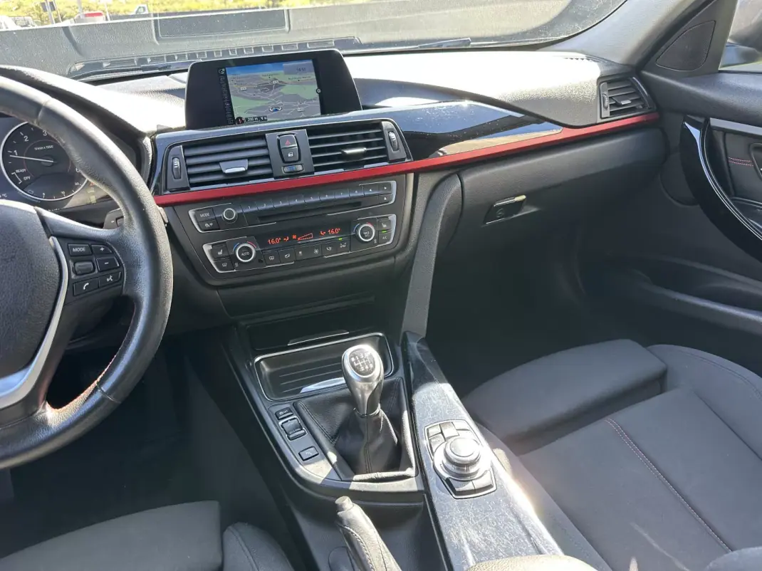 BMW 318 2014 - 11900 EUR, 250000 km - 250000km - foto 30 de 60