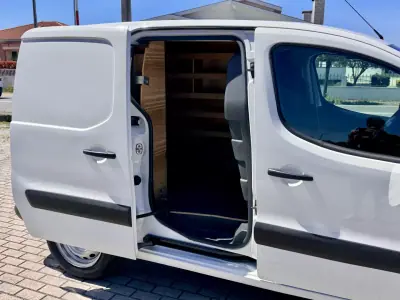 Citroën 2018 - 10500 EUR, 163000 km - AUTO.MOTO.pt - 163000km - foto 15 de 19