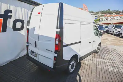 Renault L1 H2 2018 - 17680 EUR, 154920 km - AUTO.MOTO.pt - 154920km - foto 8 de 19