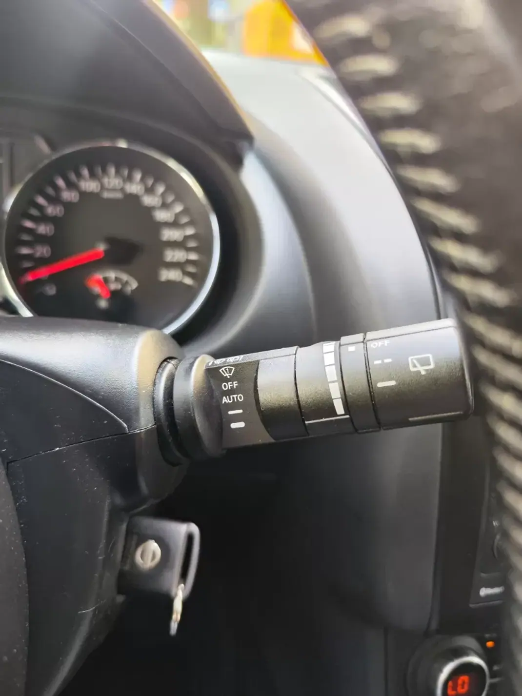 Nissan Qashqai 2013 - 9980 EUR, 197150 km - AUTO.MOTO.pt - 197150km - foto 31 de 40