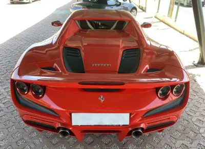 Ferrari F8 Tributo 2022 - 425600 EUR, 4336 km - AUTO.MOTO.pt - 4336km - foto 12 de 54