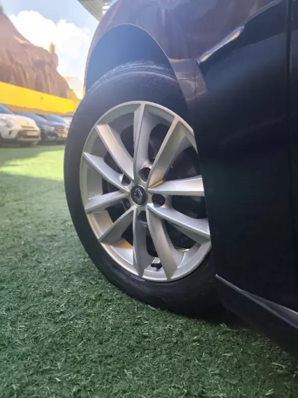 Renault Mégane 2017 - 13490 EUR, 169000 km - AUTO.MOTO.pt - 169000km - foto 5 de 15