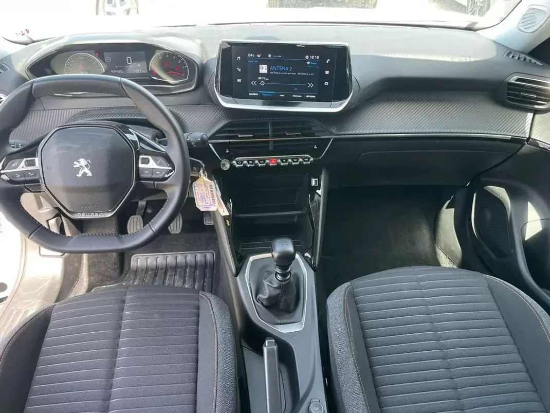 Peugeot 2008 2022 - 16900 EUR, 43489 km - AUTO.MOTO.pt - 43489km - foto 11 de 13