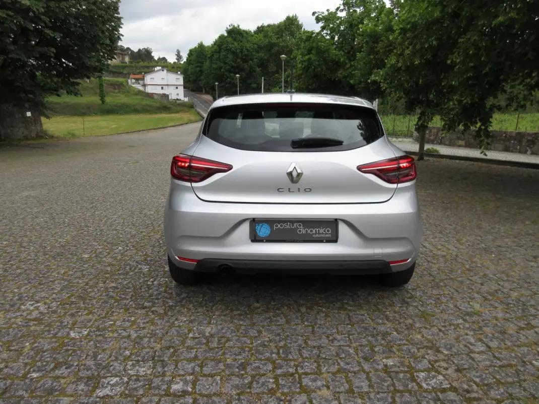 Renault Clio 2022 - 13490 EUR, 149000 km - AUTO.MOTO.pt - 149000km - foto 7 de 42