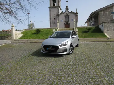 Hyundai i30 2019 - 14990 EUR, 108000 km - 108000km - foto 1 de 42