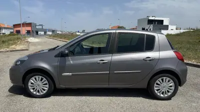 Renault Clio 2010 - 3650 EUR, 202000 km - AUTO.MOTO.pt - 202000km - foto 5 de 15