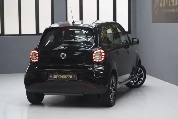 Smart ForFour 2015 - 9500 EUR, 155670 km - AUTO.MOTO.pt - 155670km - foto 29 de 36