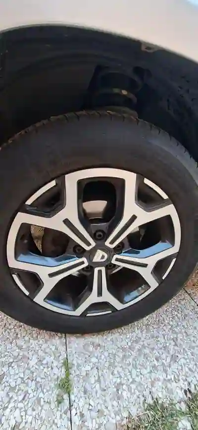 Dacia Duster 2019 - 14500 EUR, 88000 km - foto 4 de 15