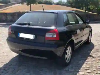 Audi A3 2001 - 2750 EUR, 311000 km - AUTO.MOTO.pt - 311000km - foto 4 de 10