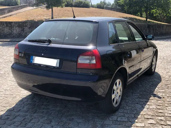 Audi A3 2001 - 2750 EUR, 311000 km - AUTO.MOTO.pt - 311000km - foto 4 de 10