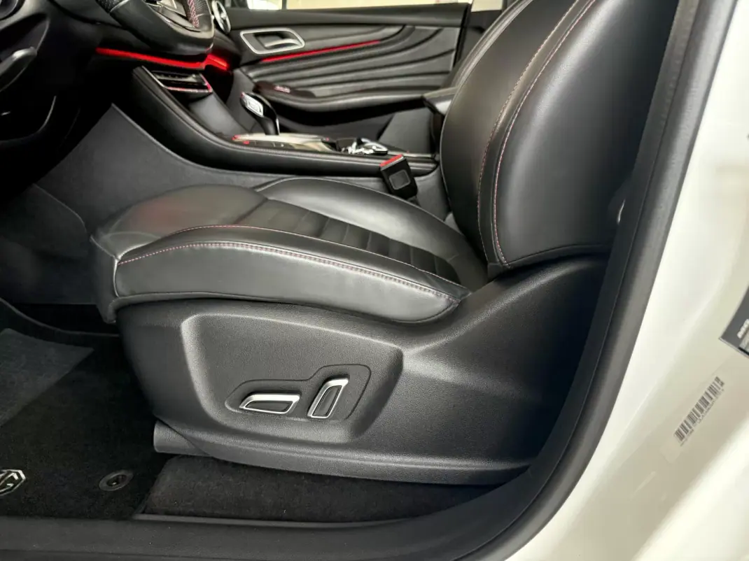MG EHS 2021 - 20999 EUR, 83000 km - 83000km - foto 55 de 122