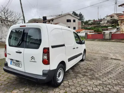 Citroën BERLINGO VAN XL 1.5 BLUE HDI 3 LUGARES 2016 - 9900 EUR, 177157 km - AUTO.MOTO.pt - 177157km - foto 3 de 10