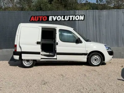 Peugeot 2006 - 5450 EUR, 149000 km - AUTO.MOTO.pt - 149000km - foto 4 de 12