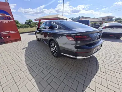 Volkswagen Arteon 2019 - 24750 EUR, 92519 km - AUTO.MOTO.pt - 92519km - foto 12 de 42