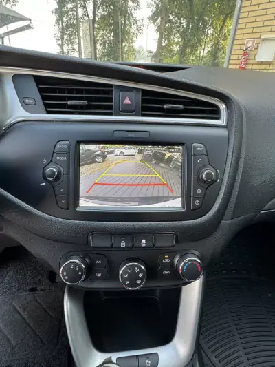 Kia Ceed 2018 - 12900 EUR, 118000 km - AUTO.MOTO.pt - 118000km - foto 10 de 10