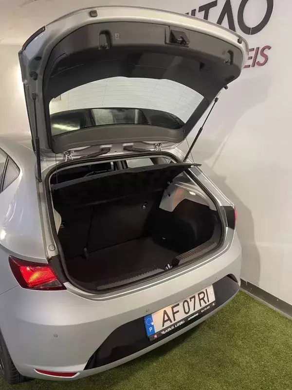 SEAT Leon 2013 - 8500 EUR, 258000 km - AUTO.MOTO.pt - 258000km - foto 8 de 27
