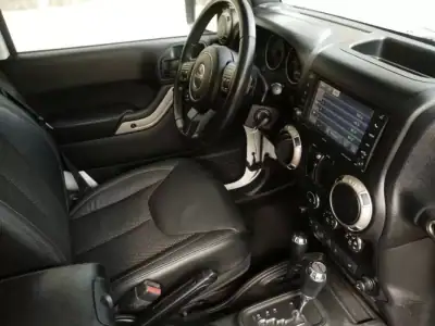 Jeep Wrangler Unlimited 2017 - 46900 EUR, 158085 km - AUTO.MOTO.pt - 158085km - foto 17 de 25