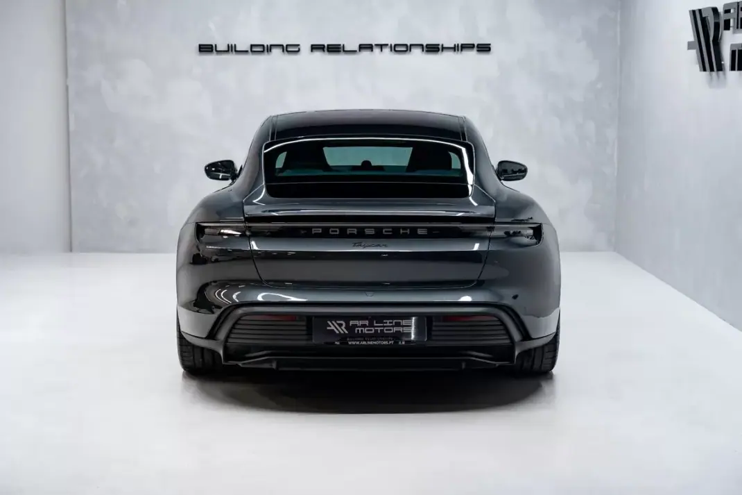 Porsche Taycan 2024 - 84950 EUR, 8000 km - AUTO.MOTO.pt - 8000km - foto 11 de 58