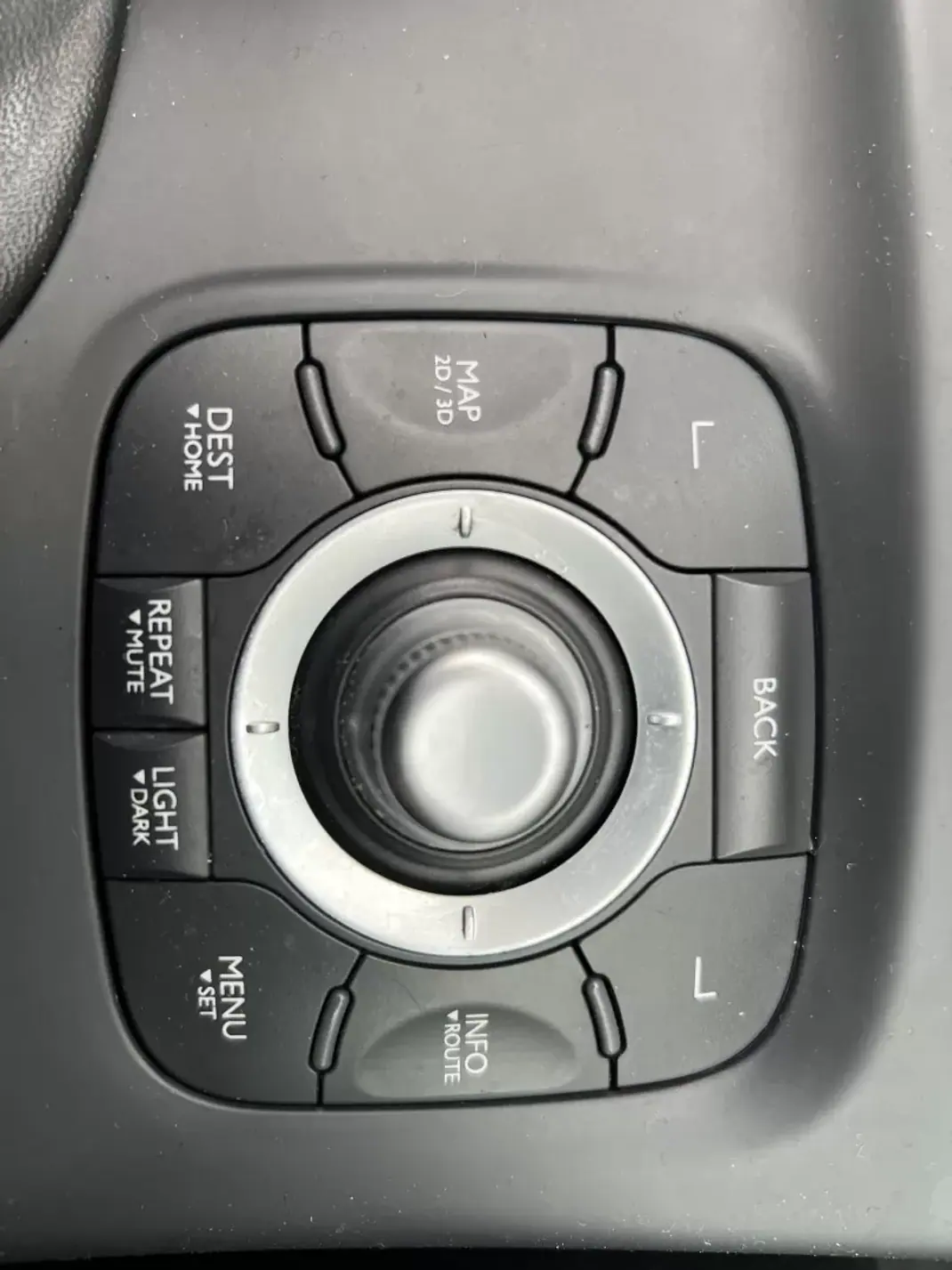 Renault Mégane Break 2011 - 7965 EUR, 260000 km - 260000km - foto 33 de 38