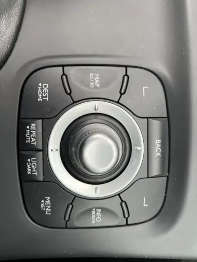 Renault Mégane Break 2011 - 7965 EUR, 260000 km - 260000km - foto 33 de 38