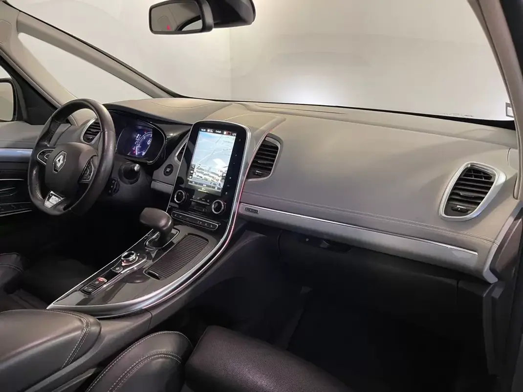 Renault Espace 2019 - 20750 EUR, 179000 km - AUTO.MOTO.pt - 179000km - foto 15 de 41
