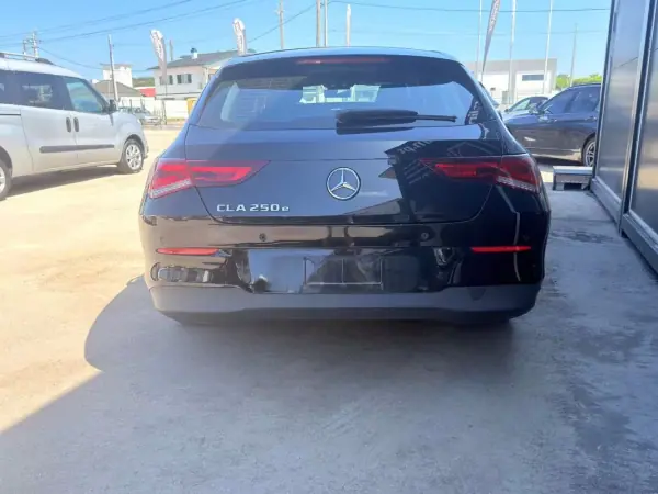 Mercedes-Benz CLA 250 2022 - 25200 EUR, 89514 km - AUTO.MOTO.pt - 89514km - foto 4 de 29