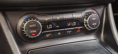 Mercedes-Benz CLA 220 2017 - 22990 EUR, 167000 km - AUTO.MOTO.pt - 167000km - foto 39 de 42