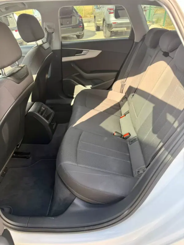 Audi A4 Avant 2020 - 26900 EUR, 165000 km - AUTO.MOTO.pt - 165000km - foto 28 de 28