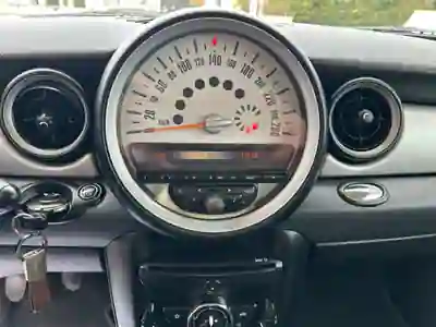 MINI One 2011 - 8700 EUR, 220000 km - AUTO.MOTO.pt - 220000km - foto 21 de 31