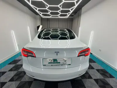 Tesla Model 3 2020 - 23750 EUR, 66000 km - AUTO.MOTO.pt - 66000km - foto 7 de 22