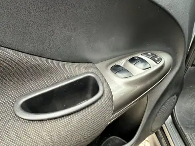 Nissan Juke 2014 - 9890 EUR, 160000 km - AUTO.MOTO.pt - 160000km - foto 24 de 37