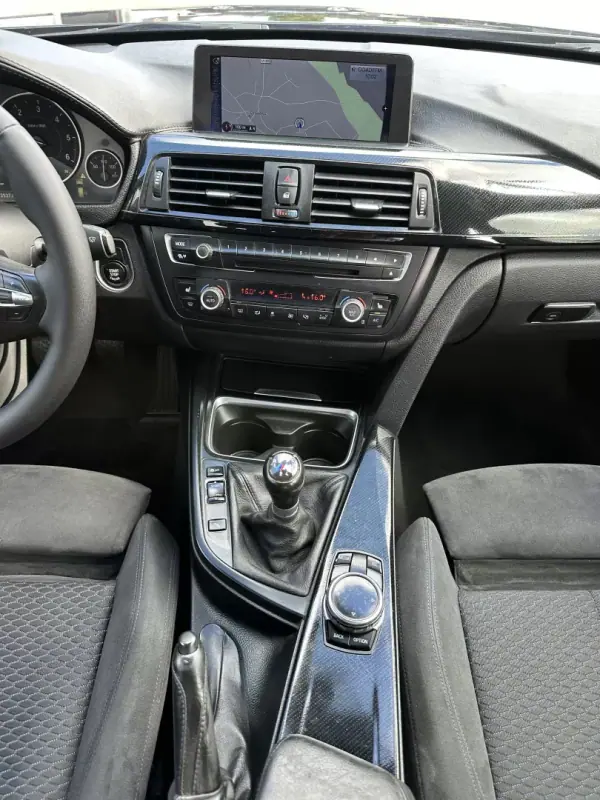BMW 318 2014 - 11900 EUR, 350000 km - AUTO.MOTO.pt - 350000km - foto 45 de 60