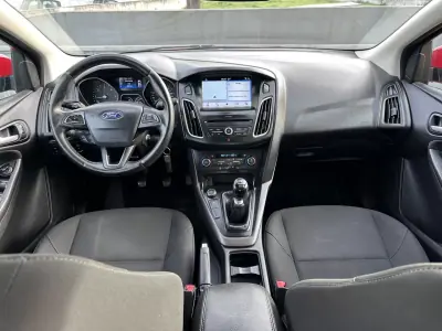Ford Focus 2017 - 9900 EUR, 190000 km - AUTO.MOTO.pt - 190000km - foto 30 de 50