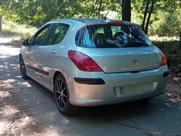 Peugeot 308 2007 - 4200 EUR, 227000 km - AUTO.MOTO.pt - 227000km - foto 5 de 13