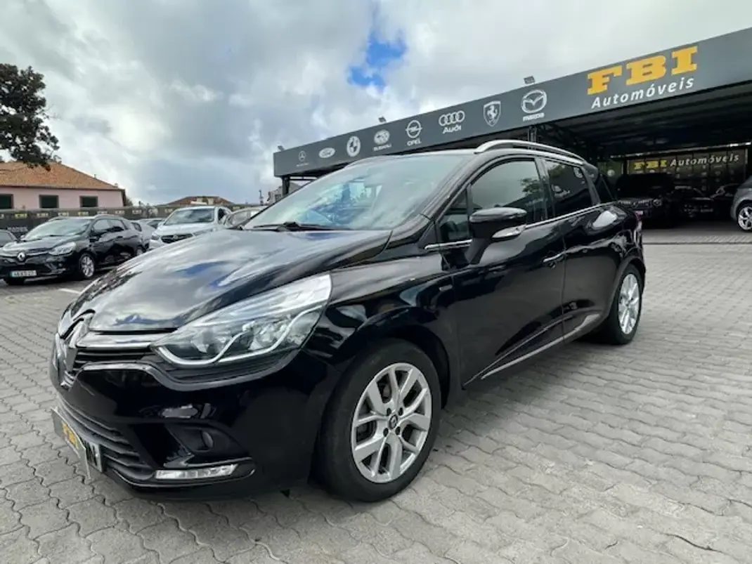 Renault Clio Sport Tourer 2020 - 12500 EUR, 75360 km - AUTO.MOTO.pt - 75360km - foto 1 de 12