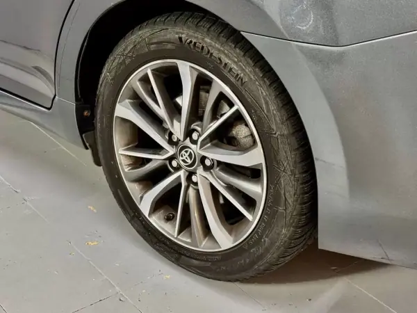 Toyota Avensis Touring Sports 2015 - 13750 EUR, 144000 km - AUTO.MOTO.pt - 144000km - foto 16 de 58