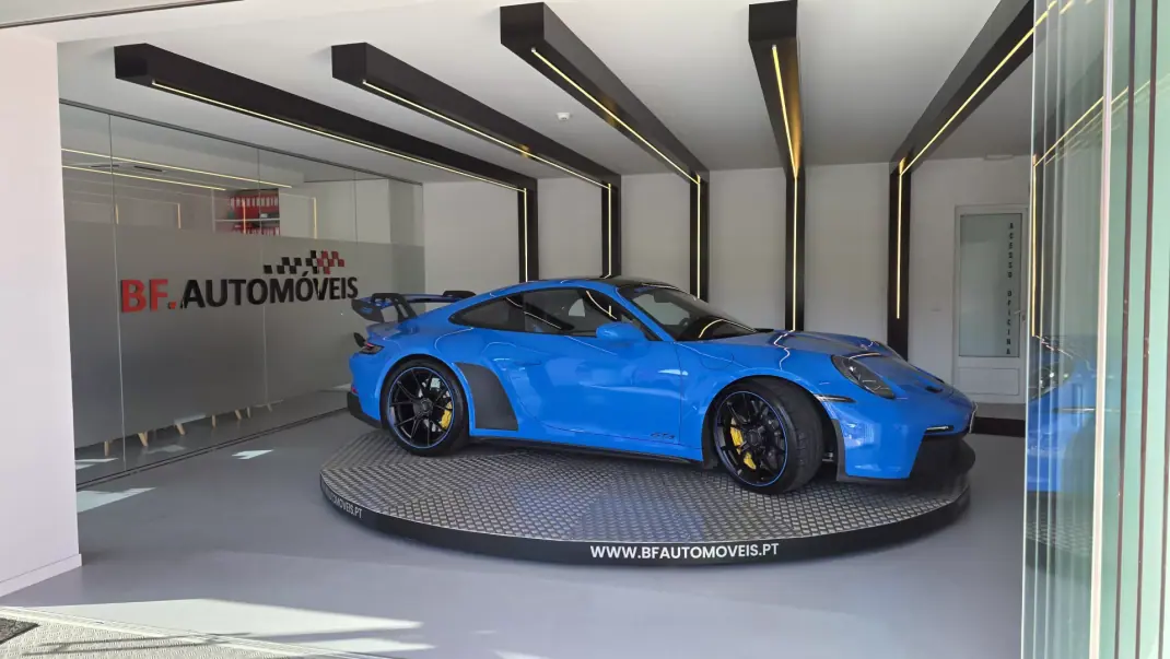 Porsche 992 2023 - 245000 EUR, 18096 km - AUTO.MOTO.pt - 18096km - foto 10 de 56