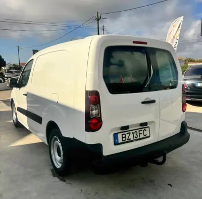 Peugeot 2016 - 13990 EUR, 189000 km - AUTO.MOTO.pt - 189000km - foto 16 de 18