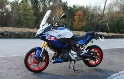 BMW F 900 XR 2025 - 15800 EUR, 100 km - AUTO.MOTO.pt - 100km - foto 14 de 24