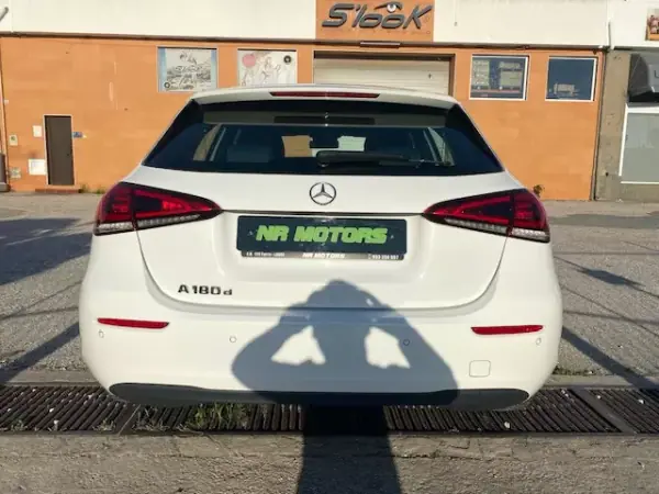 Mercedes-Benz A 180 2019 - 20947 EUR, 127450 km - AUTO.MOTO.pt - 127450km - foto 6 de 20